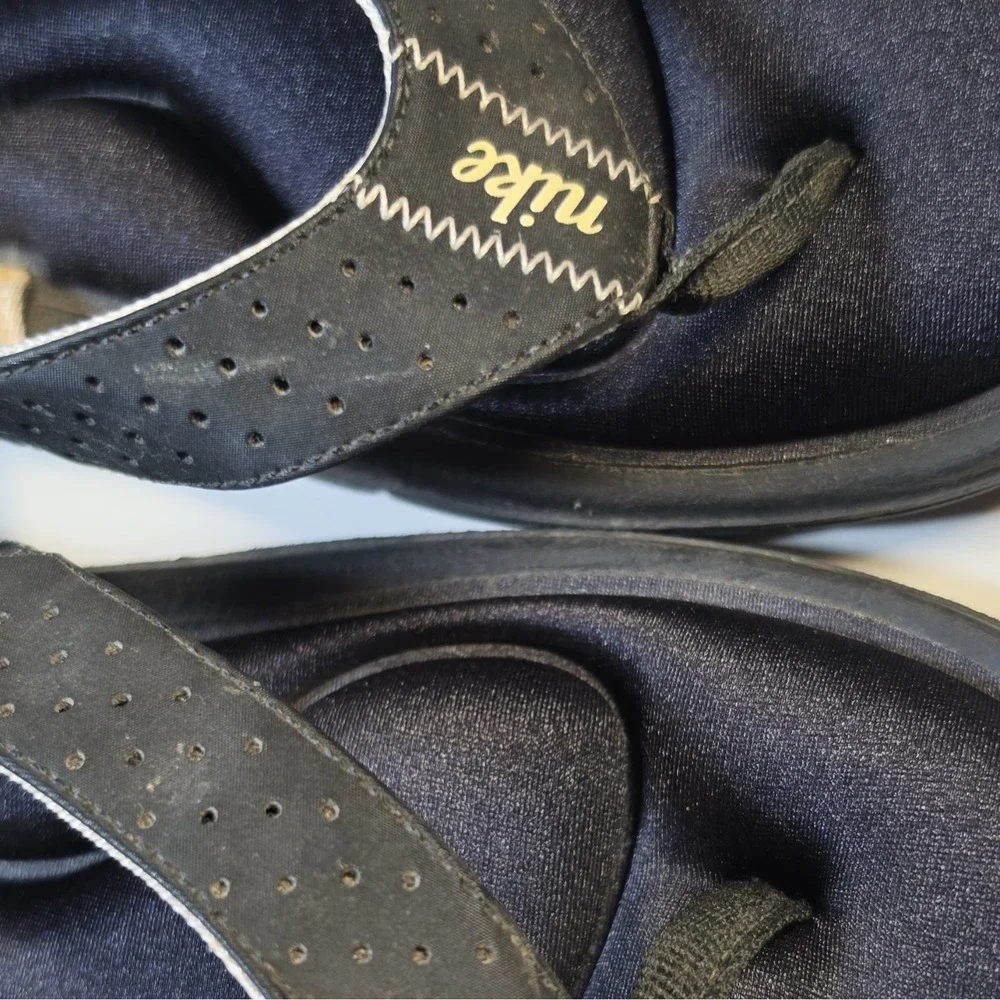 Nike Men's Black Thong Sandals Size 8 Leather Slip On Cushioned Rubber Sole